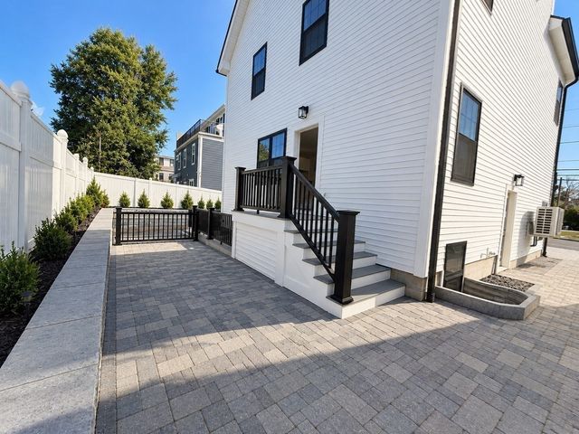 140 Summer 140, Medford, MA 02155
