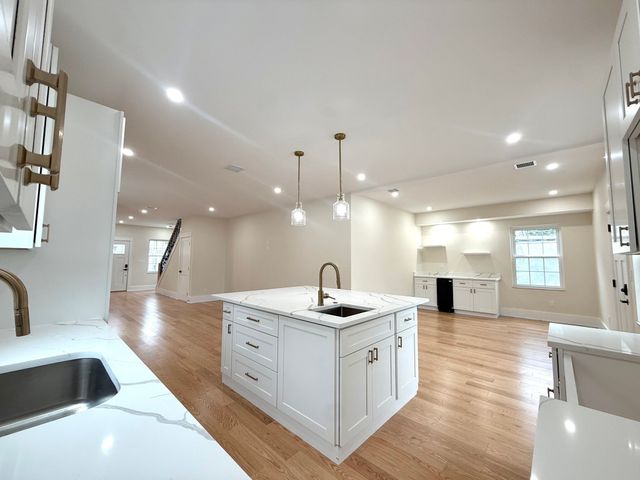 140 Summer 140, Medford, MA 02155