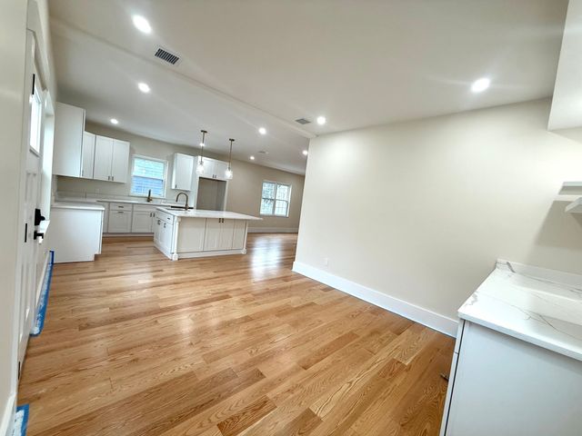 140 Summer 140, Medford, MA 02155