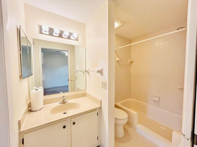 2641 Gately Drive W 509, West Palm Beach, FL 33415