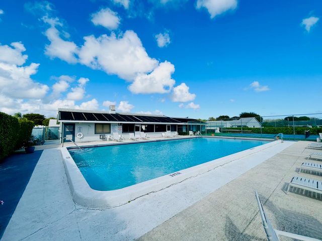 2641 Gately Drive W 509, West Palm Beach, FL 33415