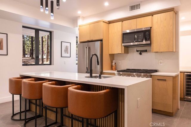 42421 Evergreen Drive, Big Bear Lake, CA 92315
