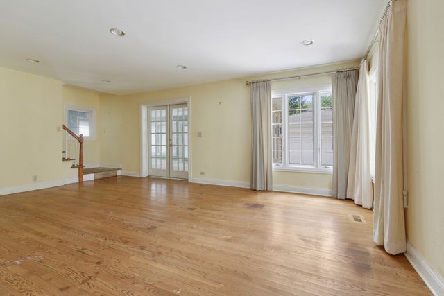 640 S Beverly Lane, Arlington Heights, IL 60005