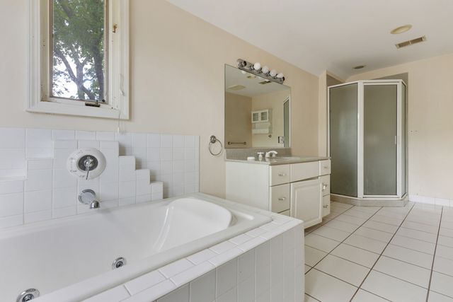 640 S Beverly Lane, Arlington Heights, IL 60005