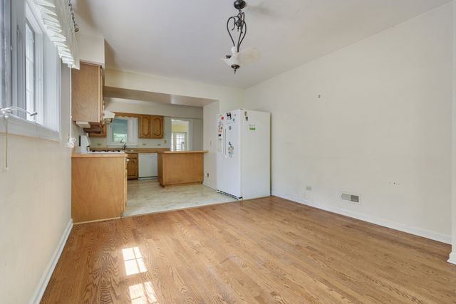 640 S Beverly Lane, Arlington Heights, IL 60005