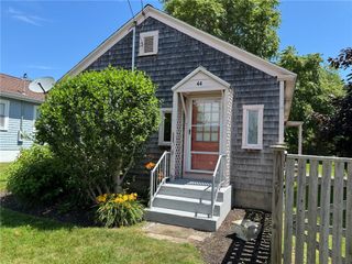 44 Crest Street, Middletown, RI 02842