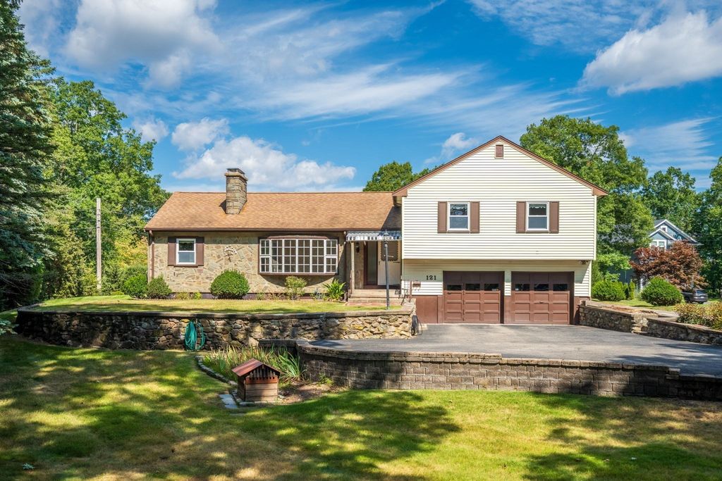 121 Wentworth Street, Dedham, MA 02026