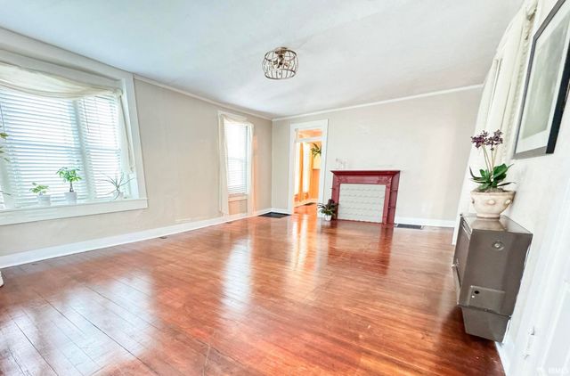 606 S 10th Street, Lafayette, IN 47905