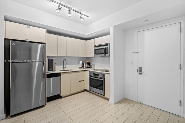 2602 E Hallandale Beach Blvd R703, Hallandale Beach, FL 33009