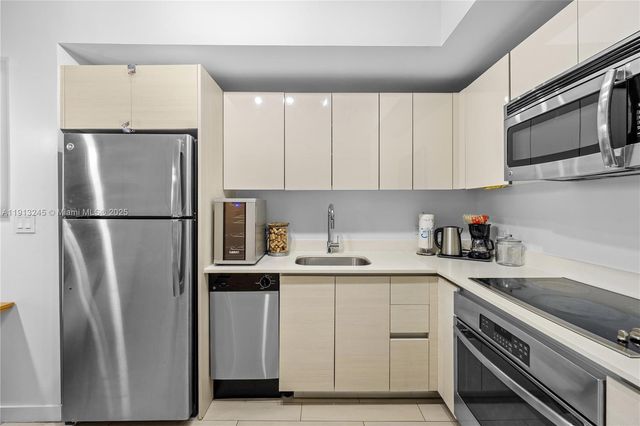 2602 E Hallandale Beach Blvd R703, Hallandale Beach, FL 33009