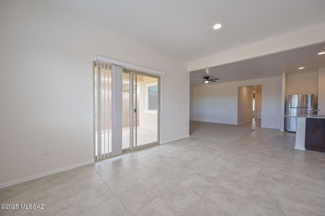 913 W Calle Falerno, Sahuarita, AZ 85629