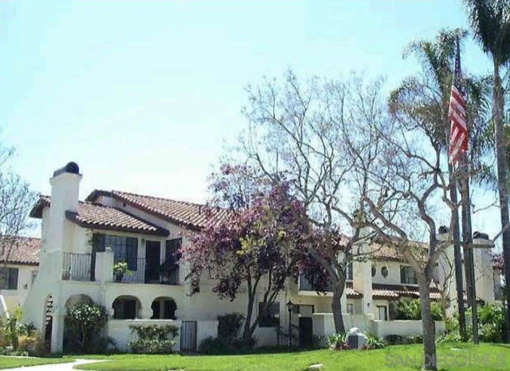 4130 Porte de Palmas 8, San Diego, CA 92122