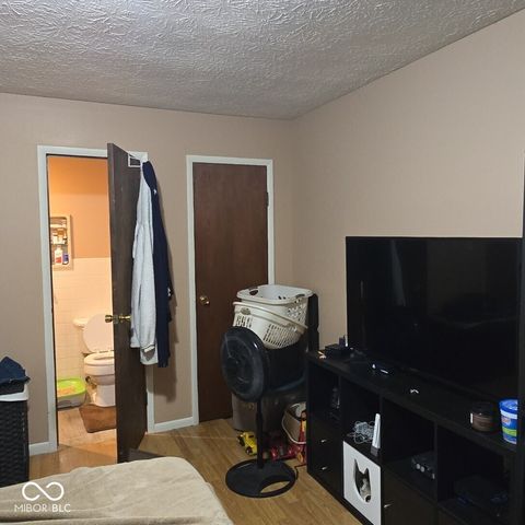 9460-9470 Huggin Hollow Road, Martinsville, IN 46151