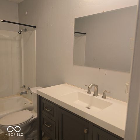 9460-9470 Huggin Hollow Road, Martinsville, IN 46151