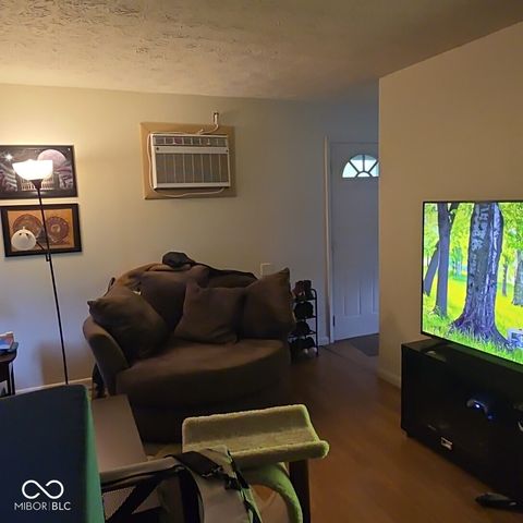 9460-9470 Huggin Hollow Road, Martinsville, IN 46151