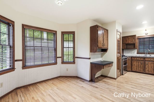 13462 Lakeshore Avenue, Grand Haven, MI 49417
