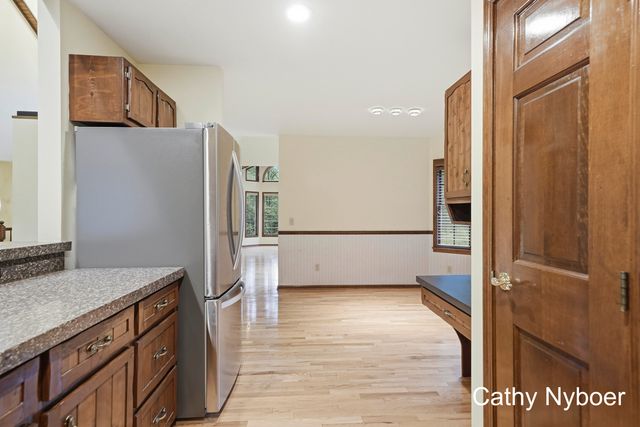 13462 Lakeshore Avenue, Grand Haven, MI 49417