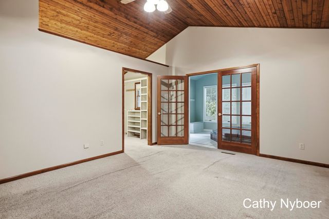 13462 Lakeshore Avenue, Grand Haven, MI 49417