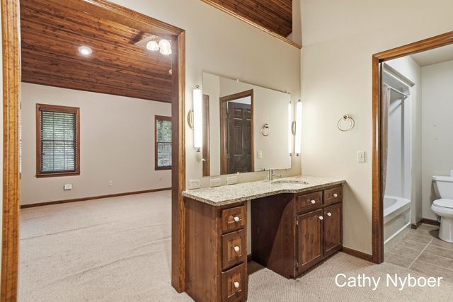 13462 Lakeshore Avenue, Grand Haven, MI 49417