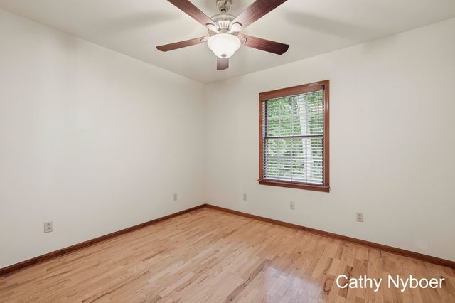 13462 Lakeshore Avenue, Grand Haven, MI 49417