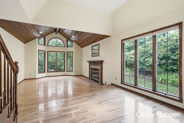 13462 Lakeshore Avenue, Grand Haven, MI 49417