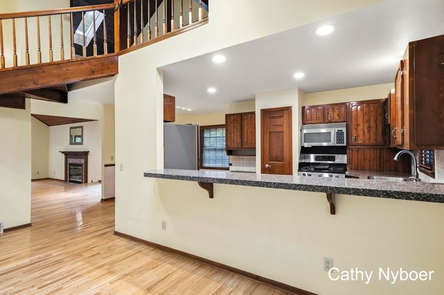 13462 Lakeshore Avenue, Grand Haven, MI 49417