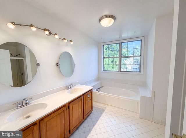 8509 IVORYTON WAY, Montgomery Village, MD 20886