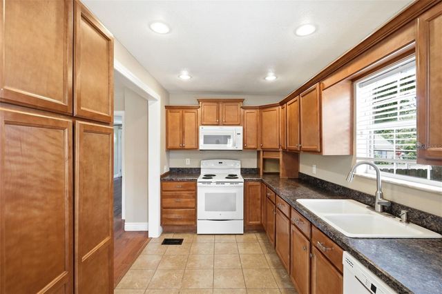 347 W WISCONSIN AVENUE, Deland, FL 32720
