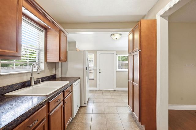 347 W WISCONSIN AVENUE, Deland, FL 32720