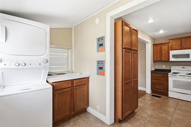 347 W WISCONSIN AVENUE, Deland, FL 32720
