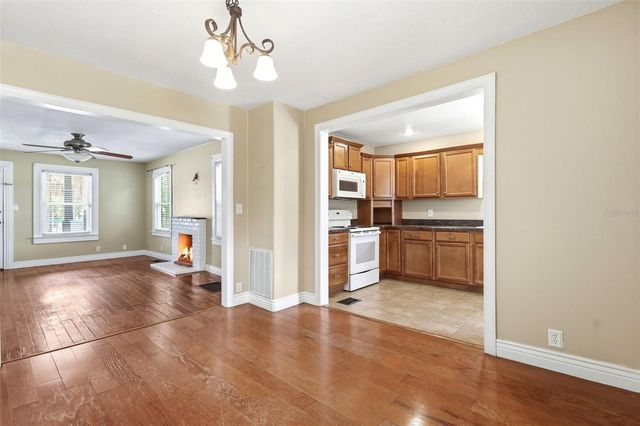 347 W WISCONSIN AVENUE, Deland, FL 32720