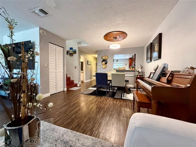 9251 NW 14th Ct 257, Pembroke Pines, FL 33024