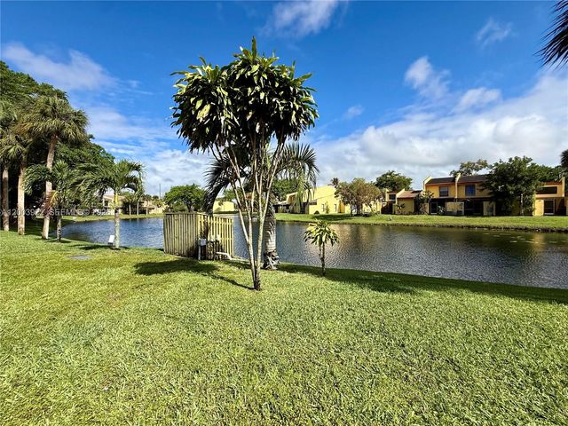 9251 NW 14th Ct 257, Pembroke Pines, FL 33024