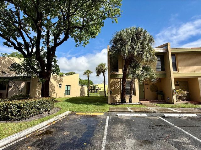 9251 NW 14th Ct 257, Pembroke Pines, FL 33024