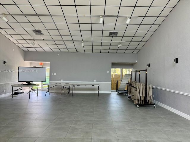 9251 NW 14th Ct 257, Pembroke Pines, FL 33024