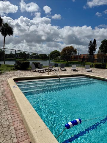 9251 NW 14th Ct 257, Pembroke Pines, FL 33024
