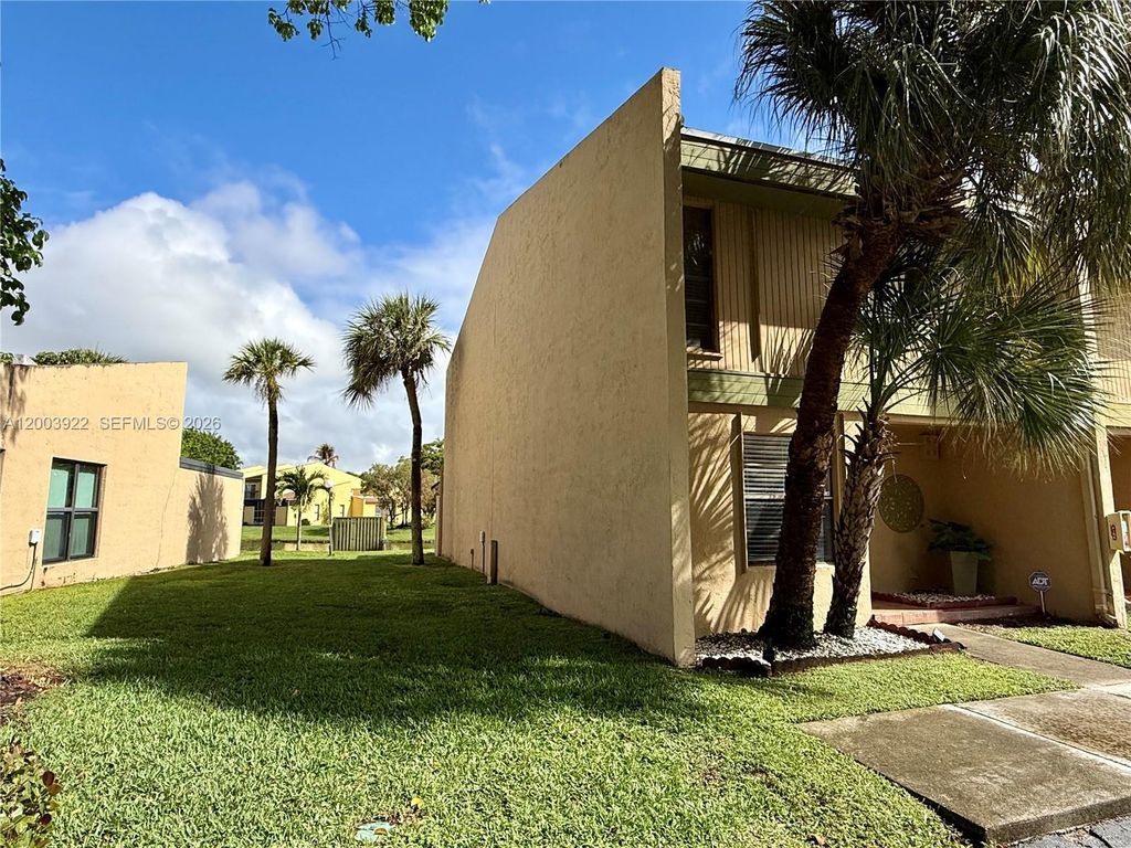 9251 NW 14th Ct 257, Pembroke Pines, FL 33024