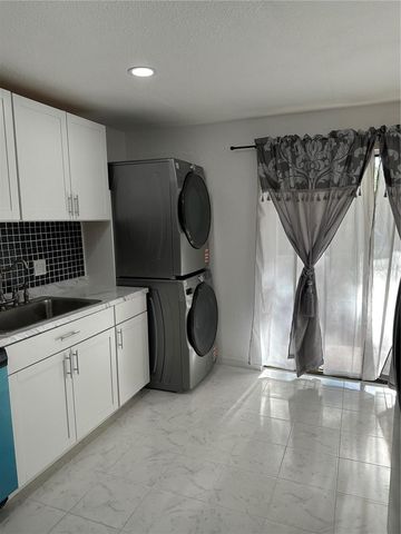 6077 VILLAGE CIRCLE 6077, Orlando, FL 32822