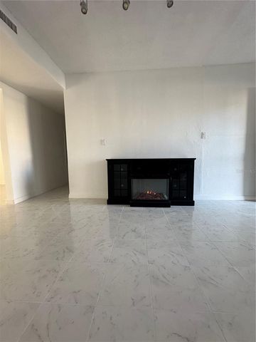 6077 VILLAGE CIRCLE 6077, Orlando, FL 32822