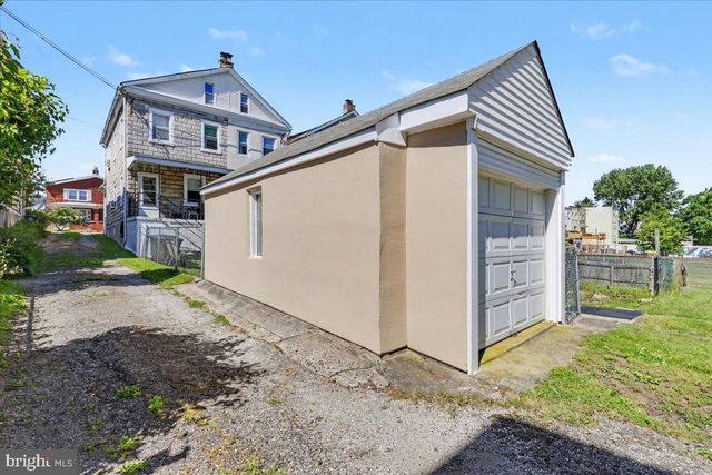 208 W 7TH AVE, Conshohocken, PA 19428