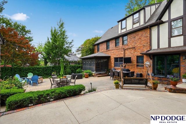 673 N 57 Street, Omaha, NE 68132
