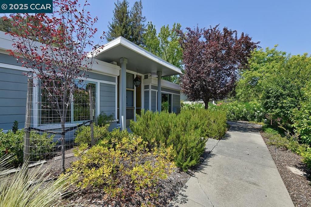 3333 Tice Creek Dr 4, Walnut Creek, CA 94595