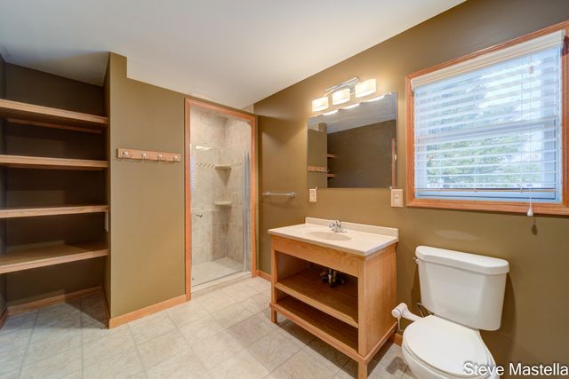 2250 Columbus Avenue, Norton Shores City, MI 49441