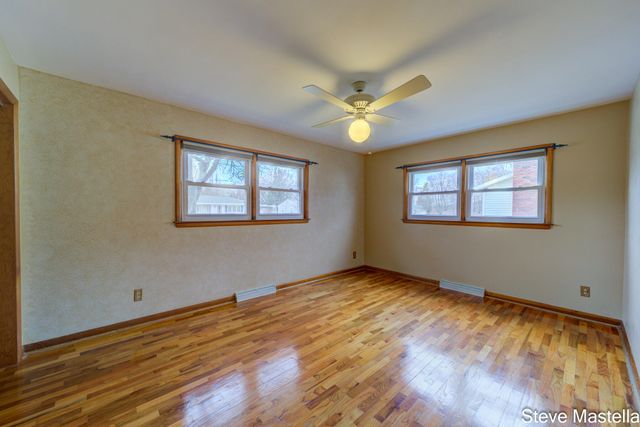 2250 Columbus Avenue, Norton Shores City, MI 49441