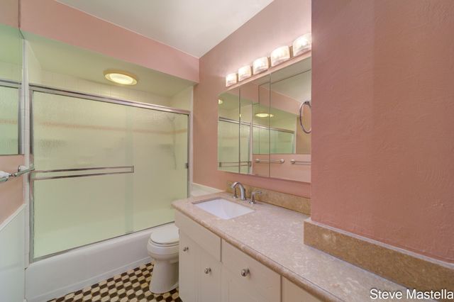 2250 Columbus Avenue, Norton Shores City, MI 49441