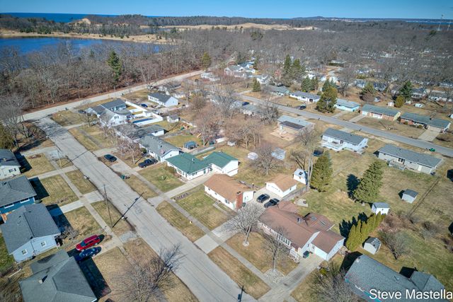 2250 Columbus Avenue, Norton Shores City, MI 49441