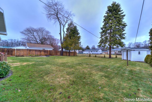 2250 Columbus Avenue, Norton Shores City, MI 49441