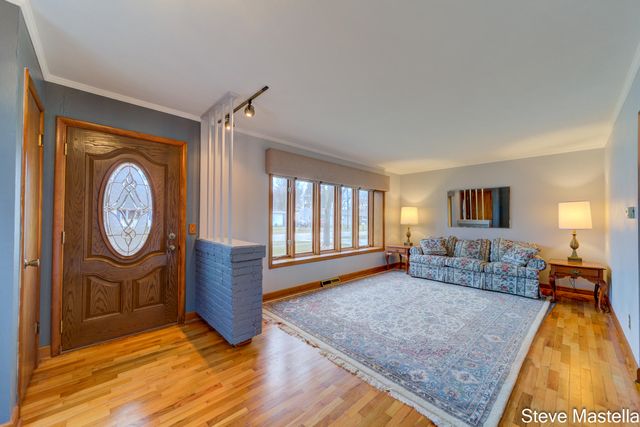 2250 Columbus Avenue, Norton Shores City, MI 49441