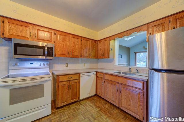 2250 Columbus Avenue, Norton Shores City, MI 49441