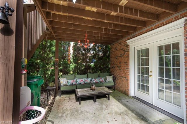 308 Cotswold Lane, King, NC 27021